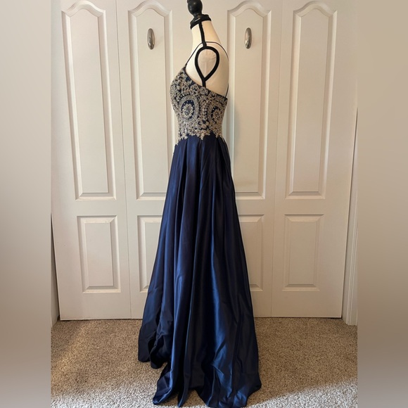 Betsy & Adam evening gown - Picture 4 of 7